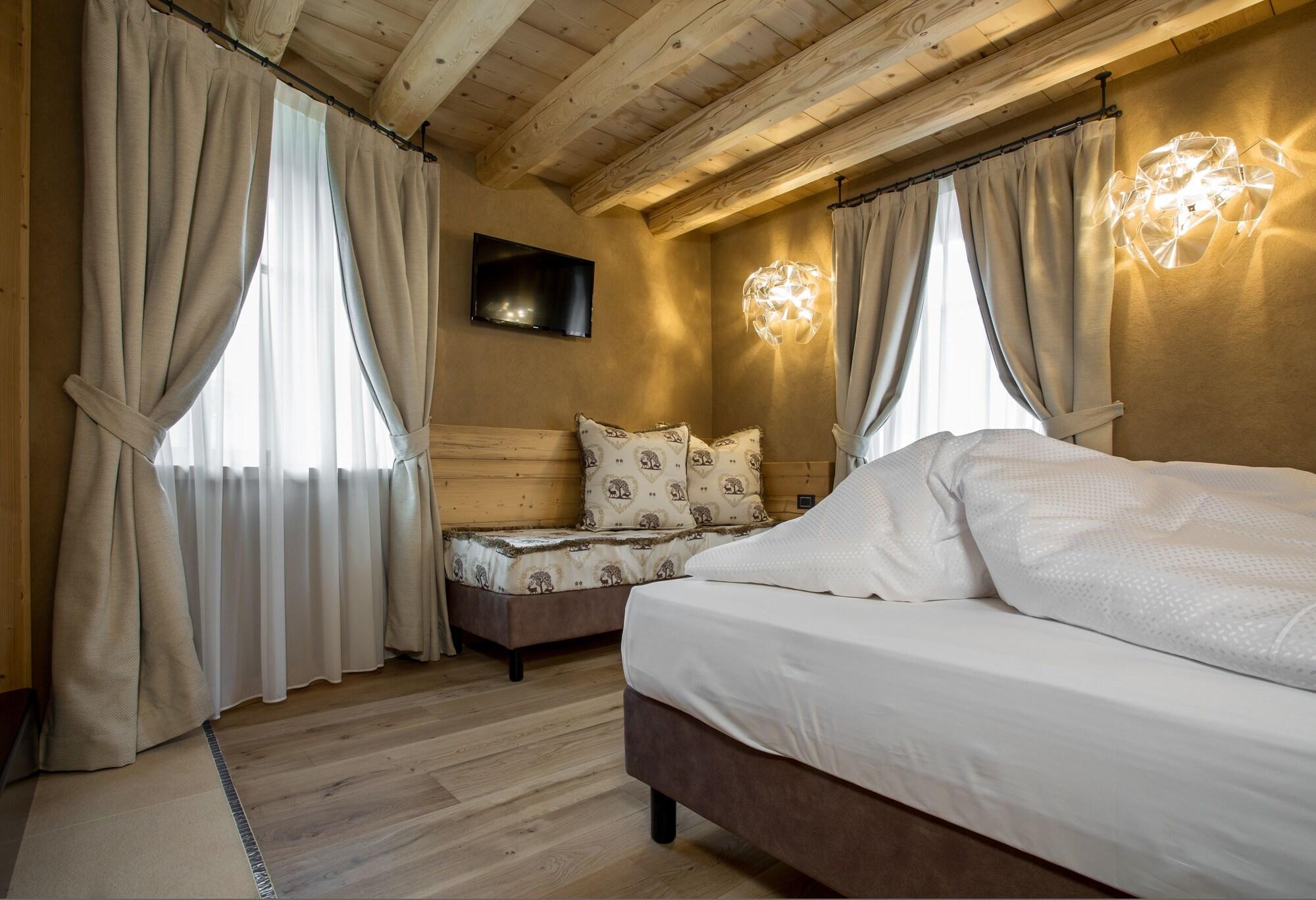 Hotel Orso Grigio Cavalese Eksteriør bilde