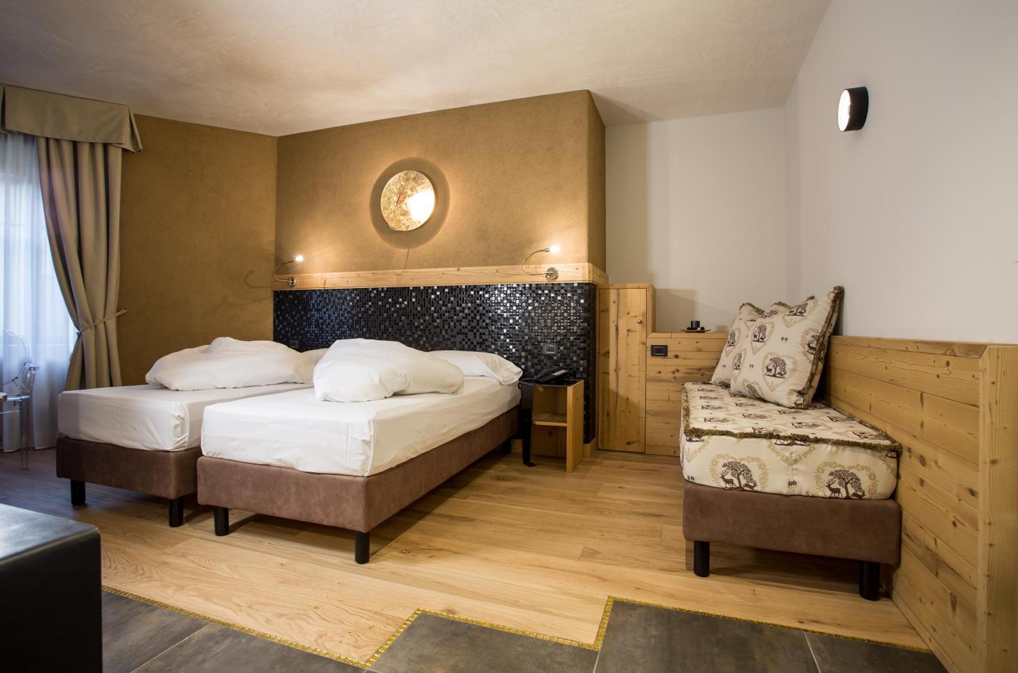 Hotel Orso Grigio Cavalese Eksteriør bilde