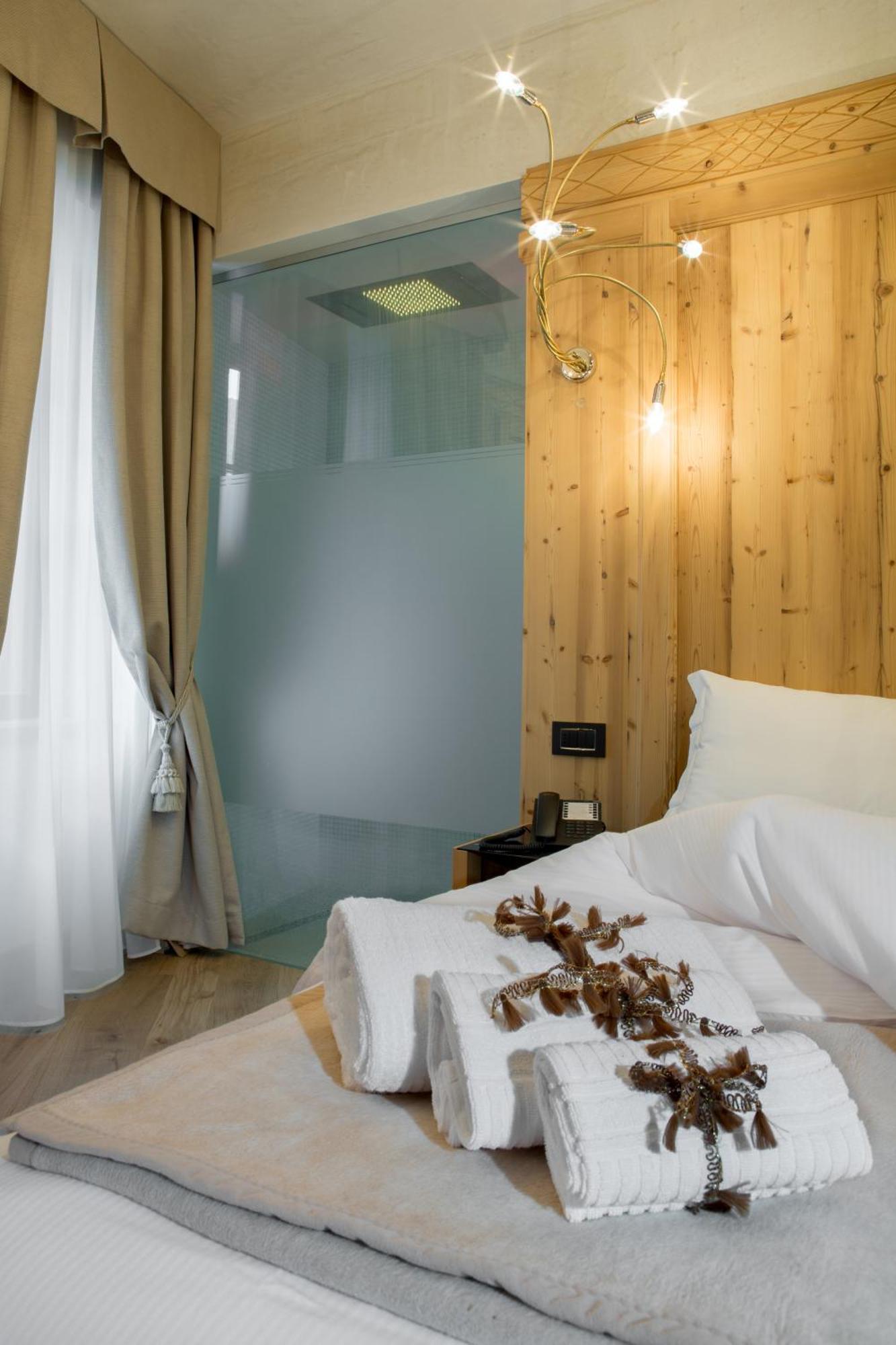 Hotel Orso Grigio Cavalese Eksteriør bilde